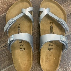 Women’s Silver Birkenstock Mayari Size 39, New!